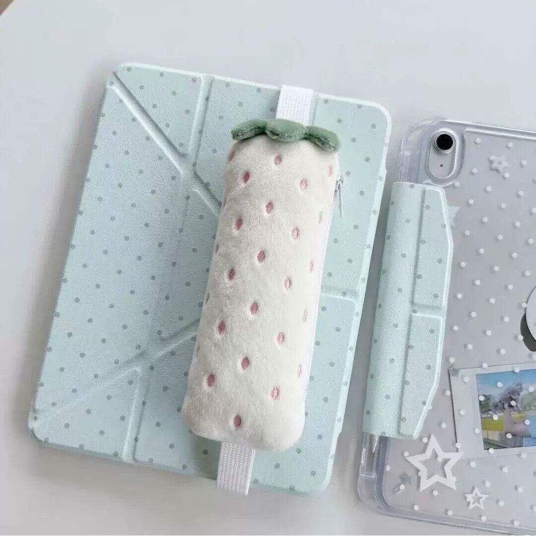 Trousse Peluche Fraise à Bandoulière – 3 Coloris – Image 6