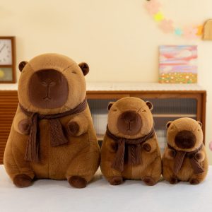 Peluche Capybara à Écharpe – 25 à 90 cm